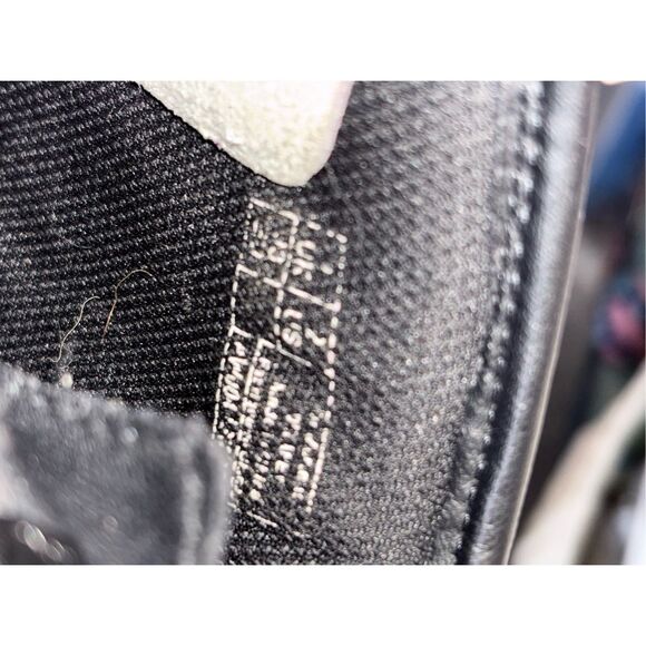 Dr. Martens JUNIOR 1460 Purple & Black Patent Leather Lace Up Boots size 2 - Picture 10 of 12